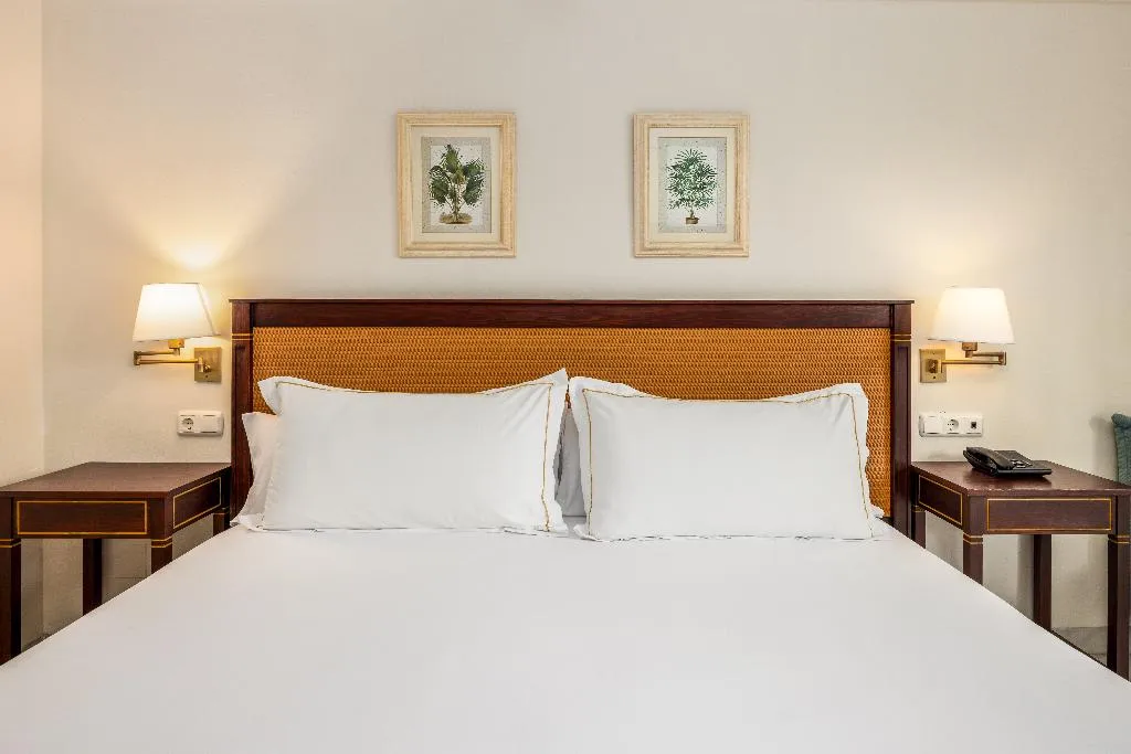DOUBLE SINGLE USE KING SIZE BED Room, AZZ Guadacorte Campo de Gibraltar, Costa De La Luz