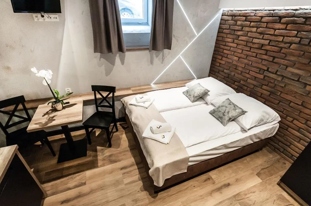 Room, Apartamenty L5, Krakow