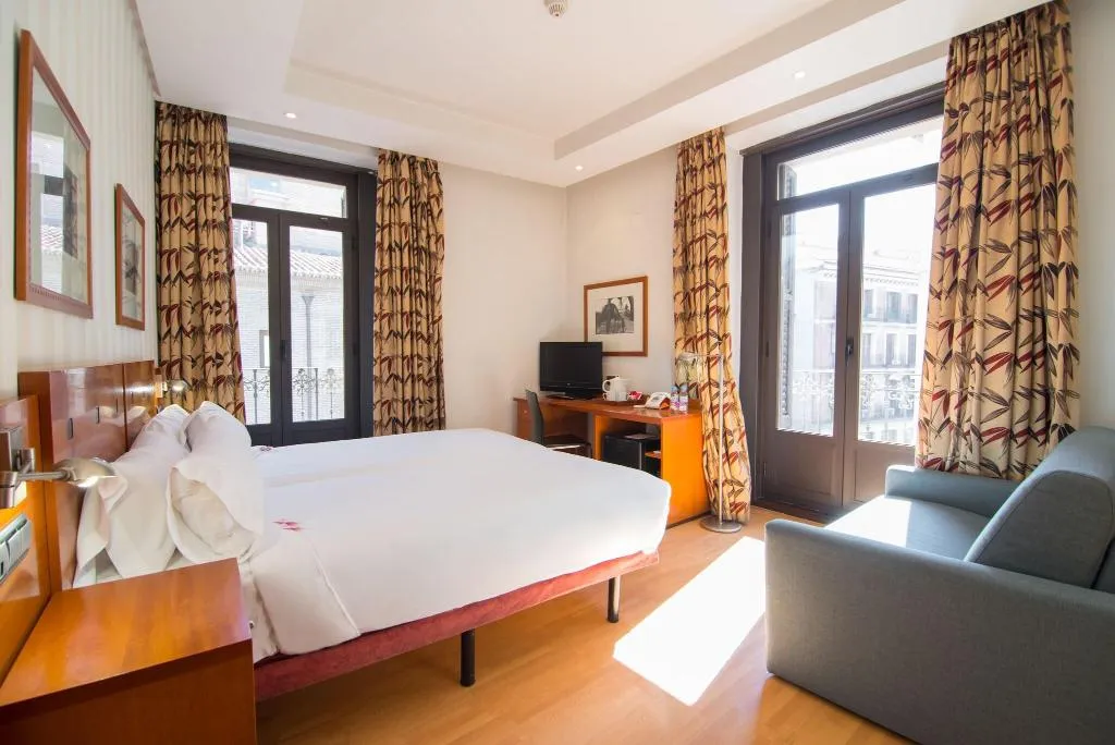 DOUBLE SUPERIOR Room, Petit Palace Preciados, Madrid