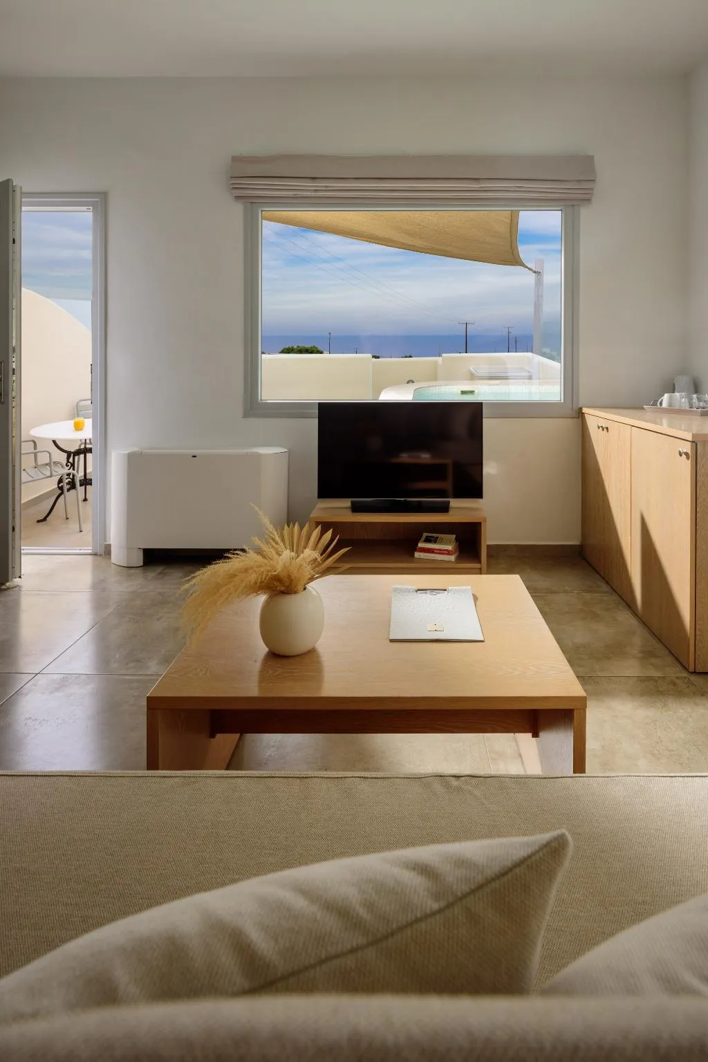 SUITE WITH JACUZZI Room, Aliter Suites, Santorini