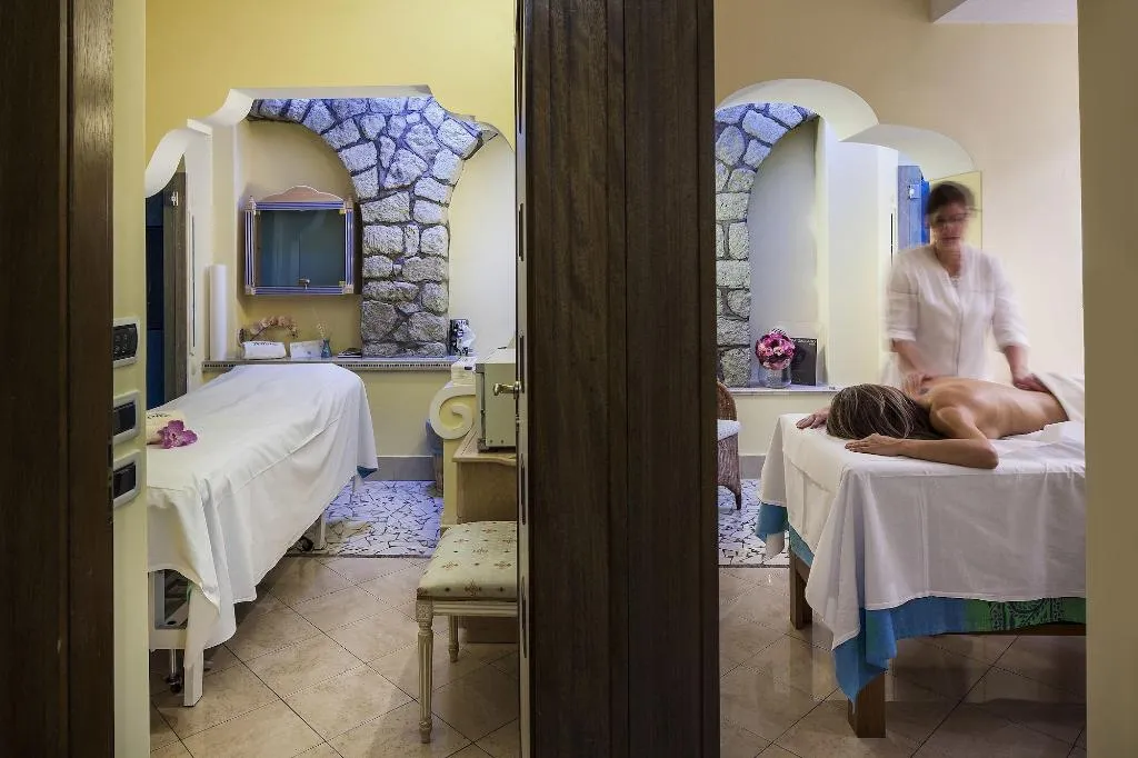 Sports and Entertainment, Hotel Tritone Resort & Spa, Naples
