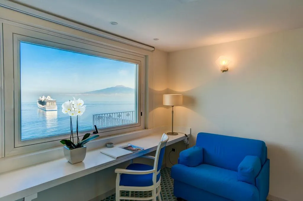 DOUBLE SIDE SEA VIEW Room, Grand Hotel Riviera, Naples