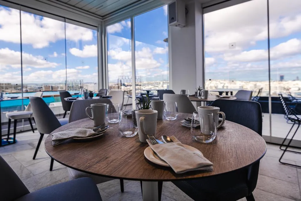 Restaurant, The Embassy Valletta Hotel, Malta