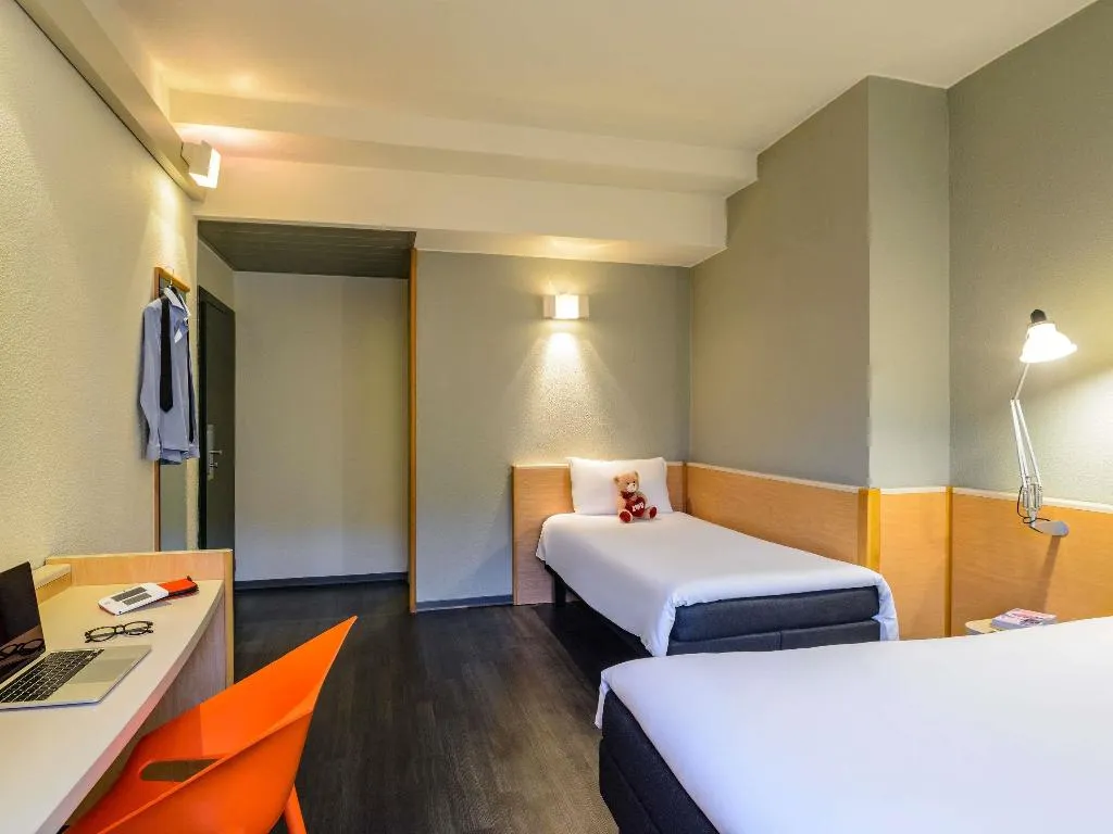 DOUBLE WITH DOUBLE BED Room, Ibis Milano Centro, Milan