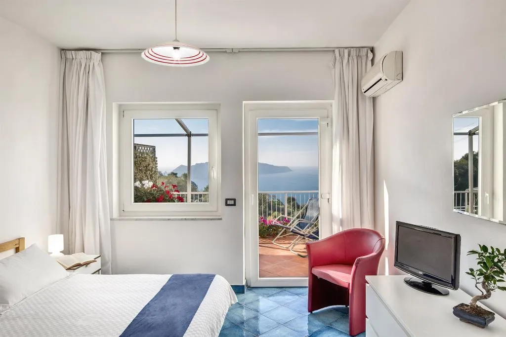 STUDIO SUPERIOR WITH TERRACE Room, Gocce Di Capri  Residence, Naples