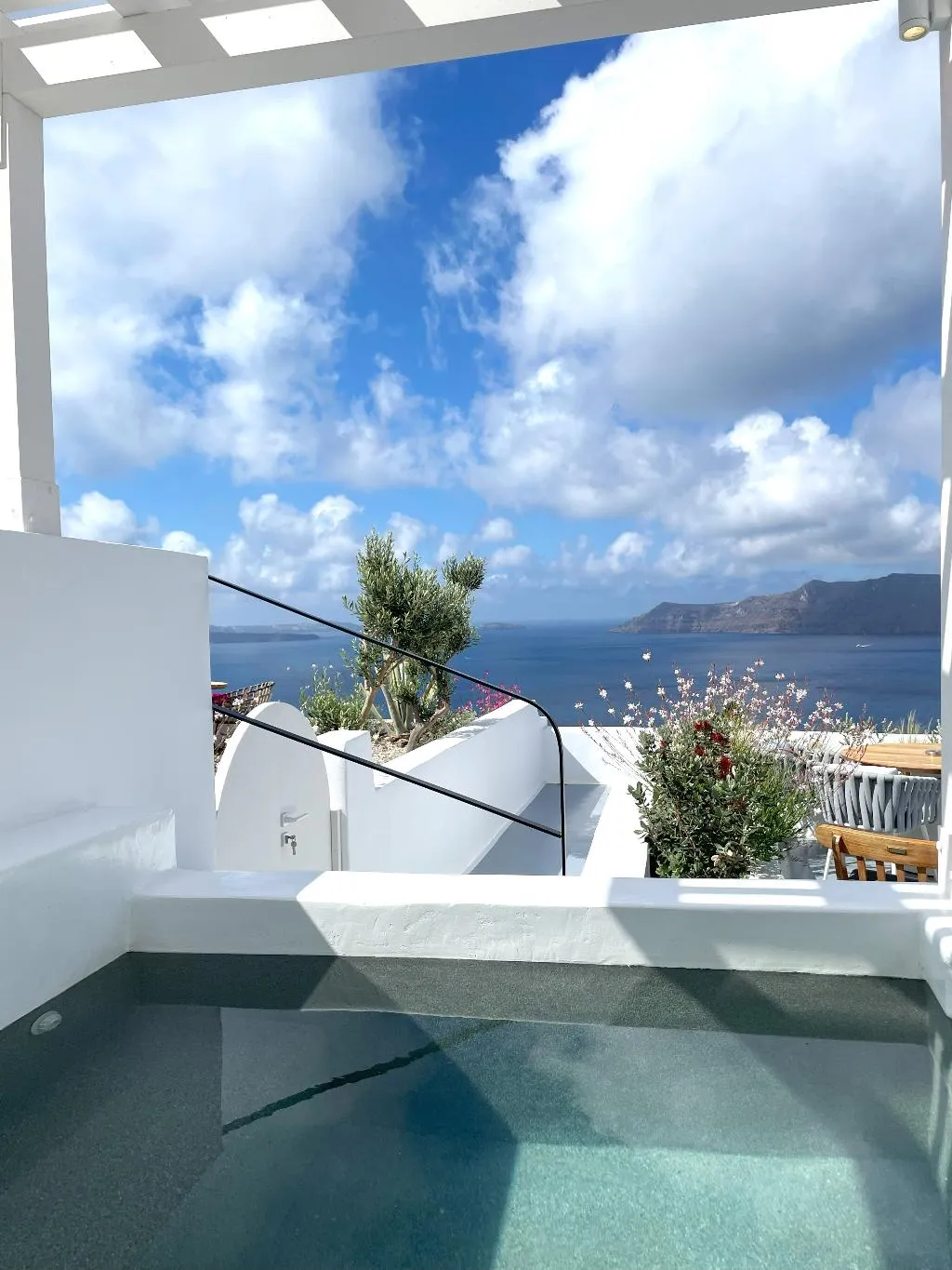 HOUSE WITH JACUZZI Room, IKIES Santorini, Santorini