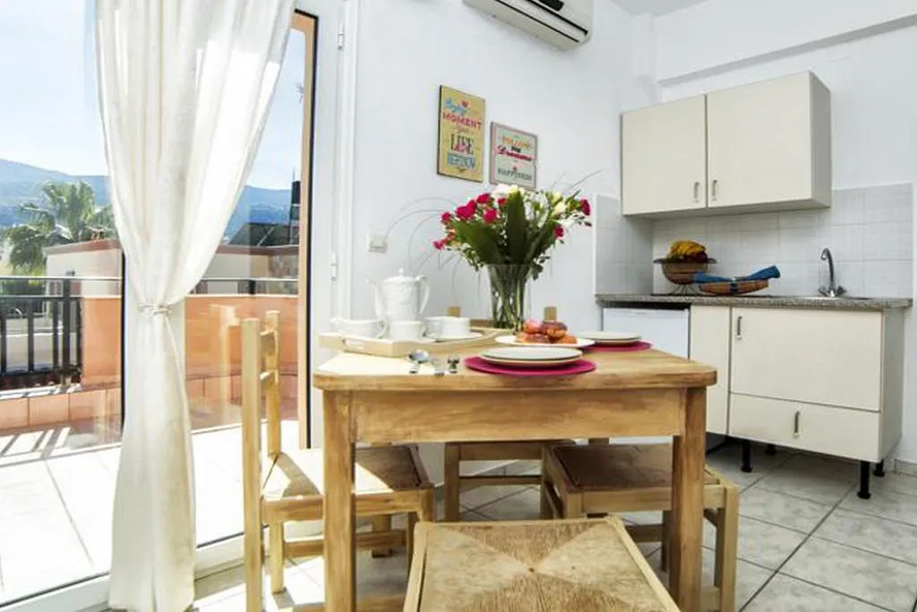 STUDIO CAPACITY 3 Room, Malia Central Hotel, Crete