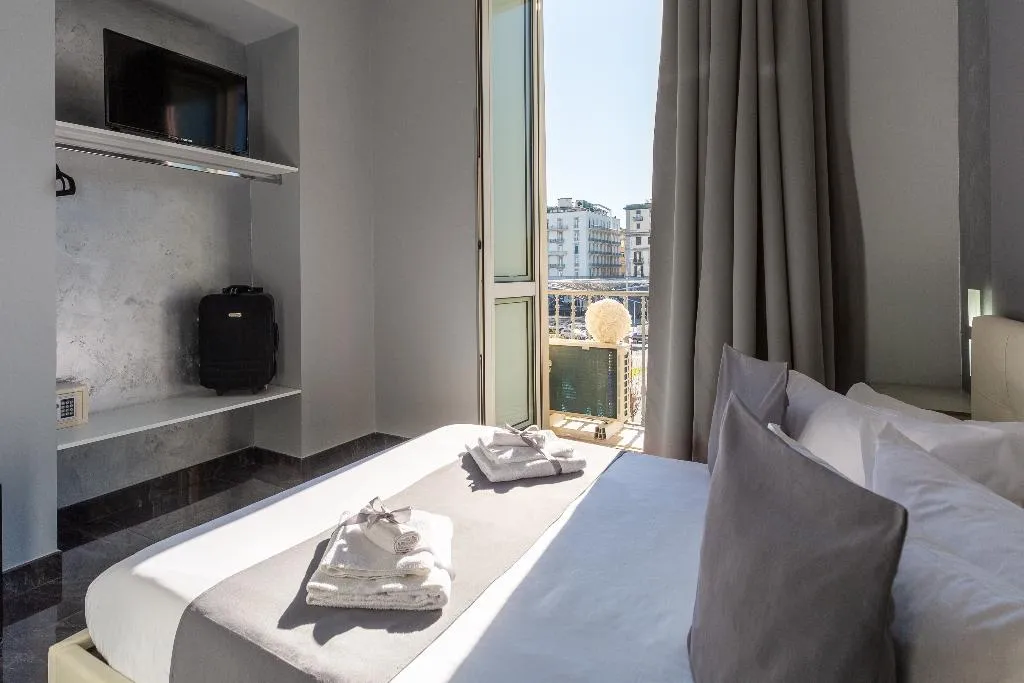Room, Hotel Palace Napoli, Naples