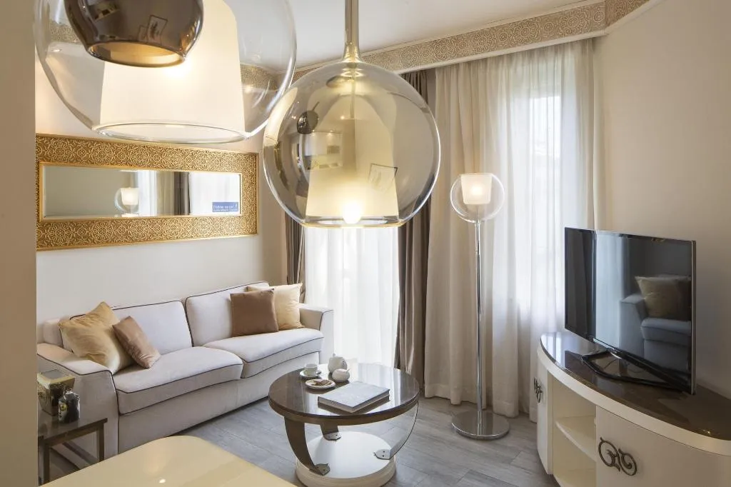 Room, Luxury Suite Milano Duomo, Milan