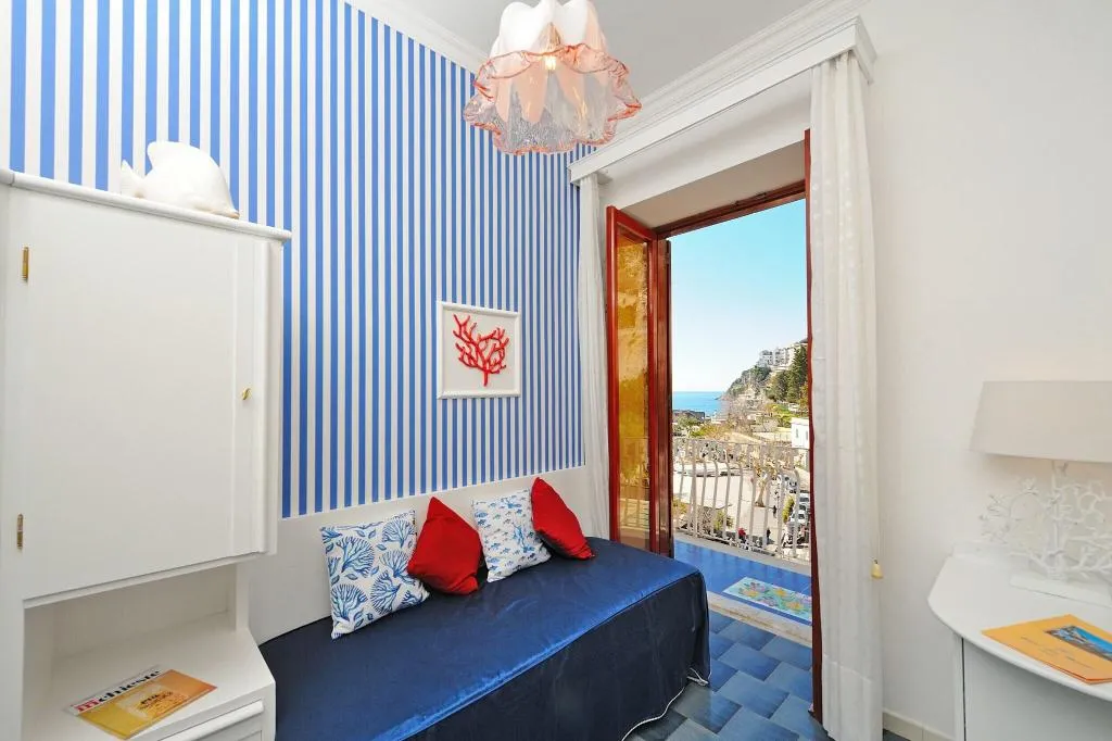 Double or Twin PARTIAL OCEAN VIEW Room, La Bussola, Naples