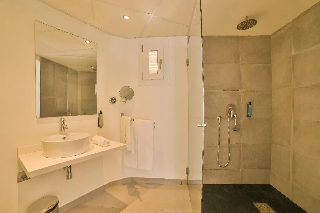 STUDIO BEACH FRONT Room, Azul Playa Apartments, Majorca