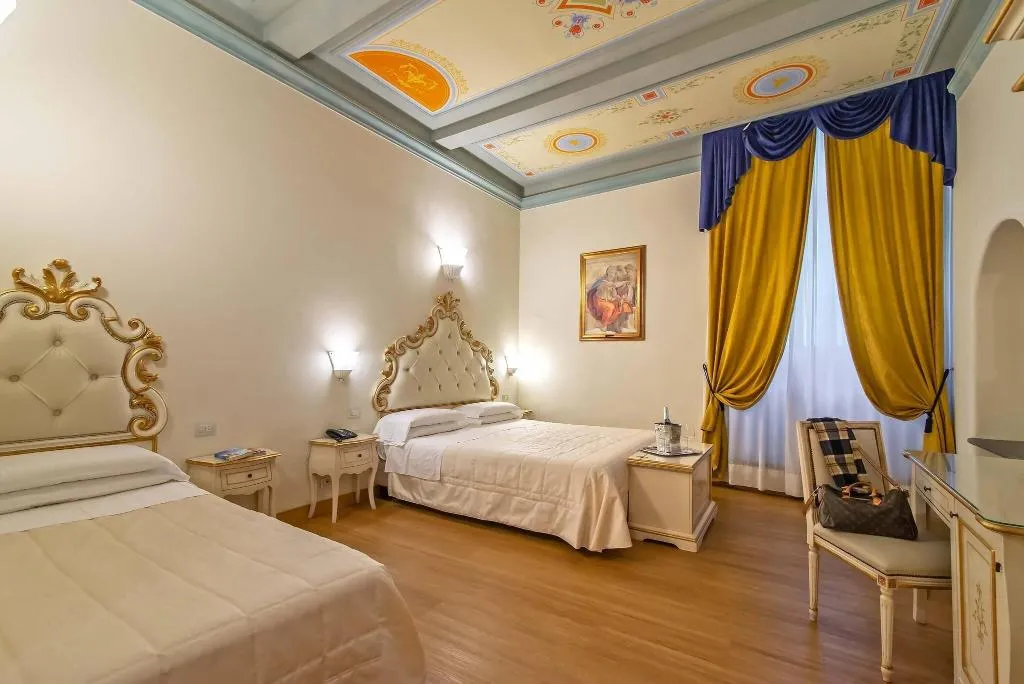 QUADRUPLE STANDARD Room, Porta Faenza, Florence