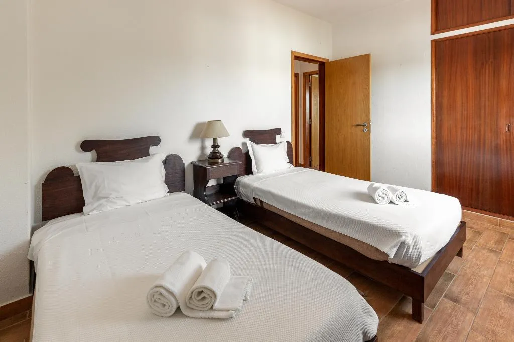 VILLA THREE BEDROOMS Room, Parque Monte Verde, Algarve