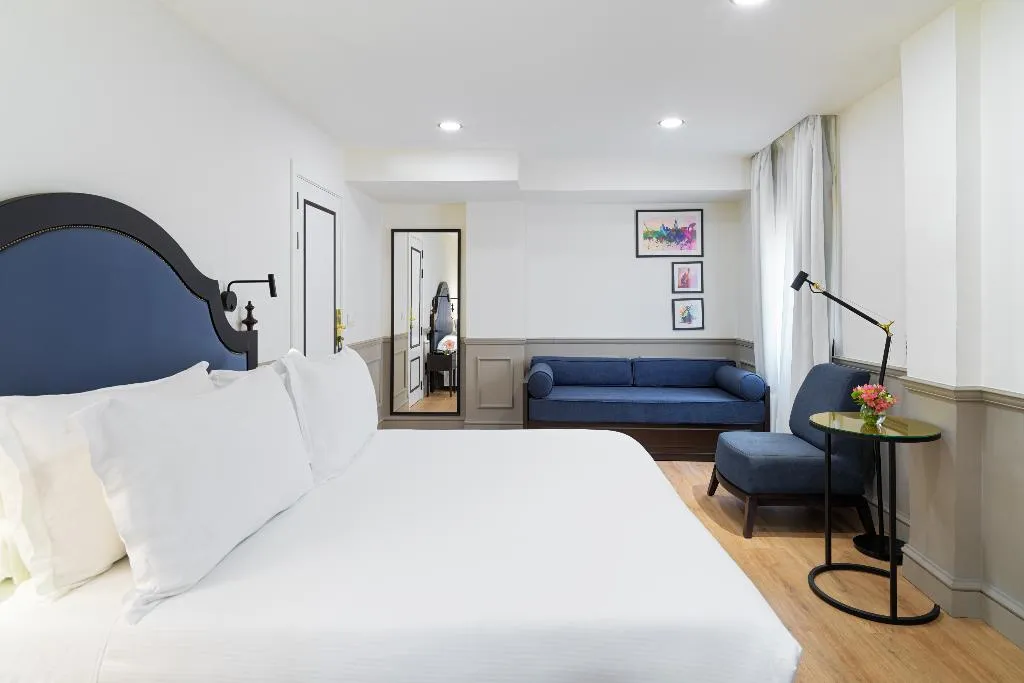 TRIPLE STANDARD Room, H10 Corregidor Boutique Hotel, Seville