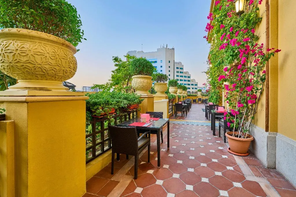 Restaurant, Ramada Hotel & Suites by Wyndham JBR, Dubai