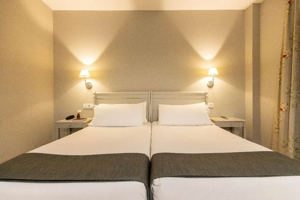 DOUBLE Accessible Room, Pax Torrelodones, Madrid