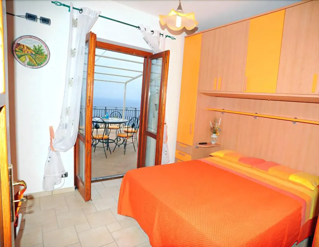 Room, La Mela Blu, Naples