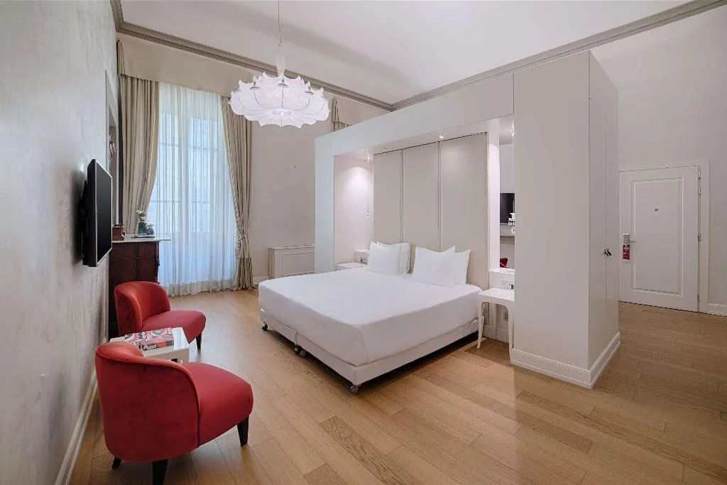 TRIPLE STANDARD Room, Porta Rossa Hotel Firenze Colbert Collection, Florence
