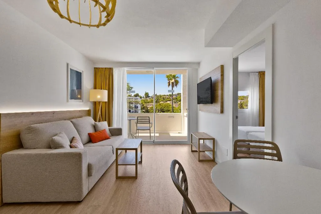 APARTMENT CAPACITY 3 Room, Palmanova Beach Apartments by TRH, Majorca