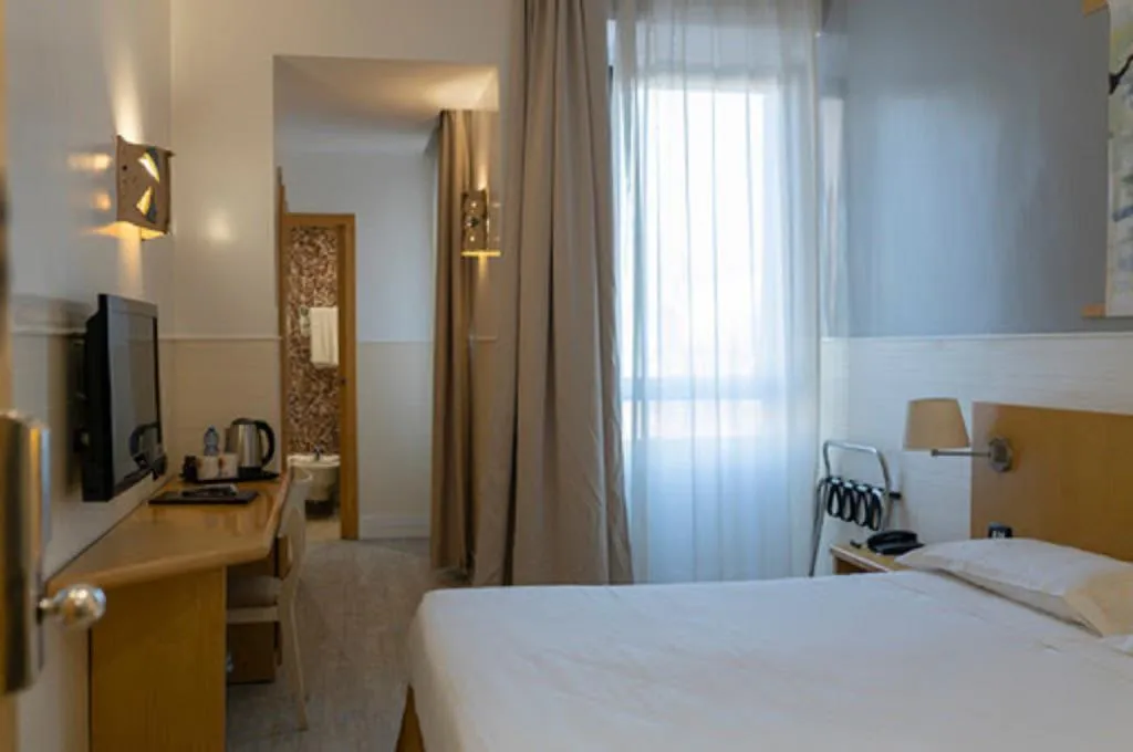 Double or Twin STANDARD Room, Hotel Aphrodite, Rome