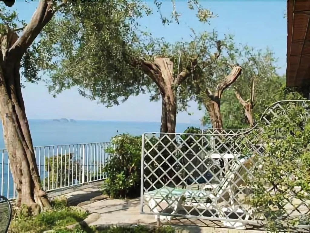 General view, La Maliosa D' Arienzo, Naples