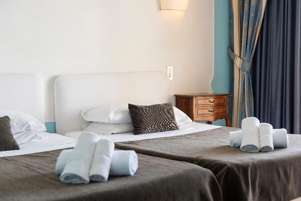 DOUBLE SUPERIOR SIDE SEA VIEW Room, Maga Circe, Rome