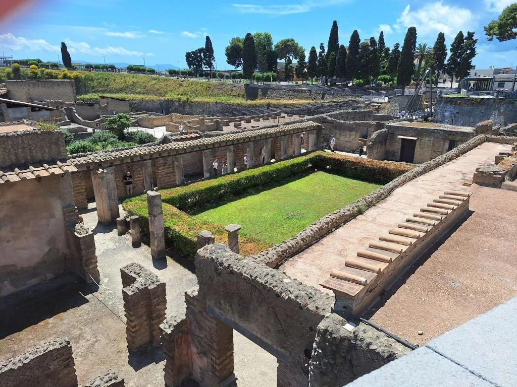 General view, I Papiri, Naples