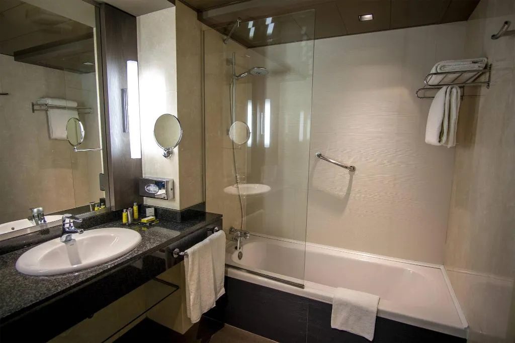 TWIN PREMIUM Room, Marriott Hotel Madrid Auditorium, Madrid