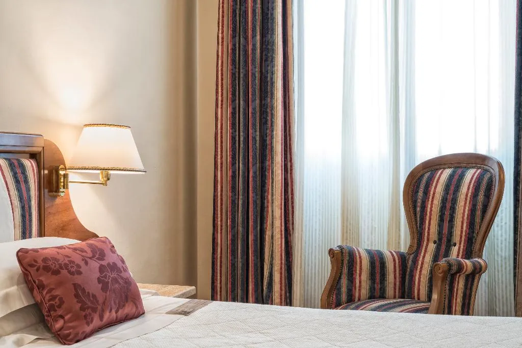 Double or Twin STANDARD Room, B&B Hotel Firenze Laurus Al Duomo, Florence