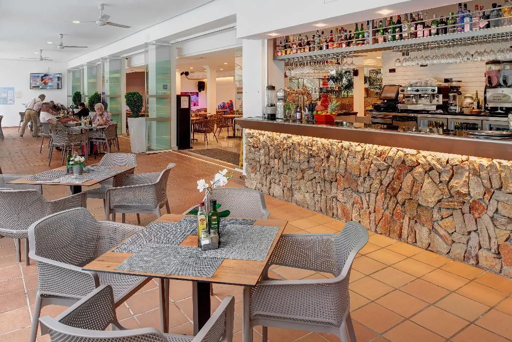Bar, Hotel Cala d’Or Playa, Majorca