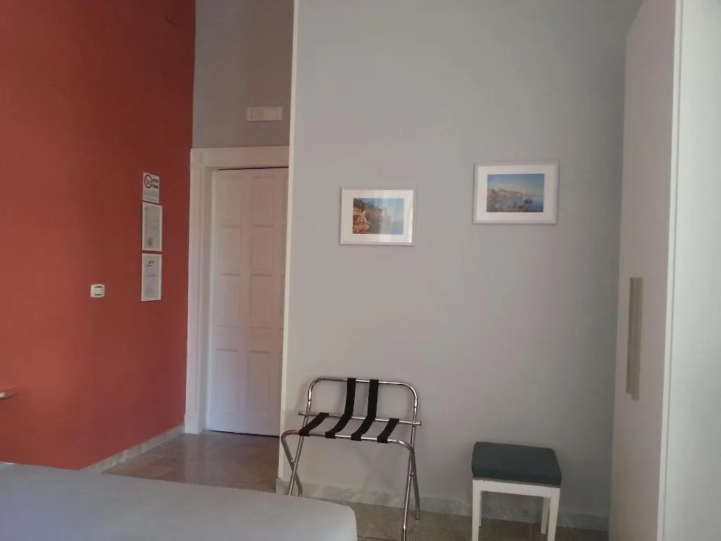 Room, B&B Marange, Naples