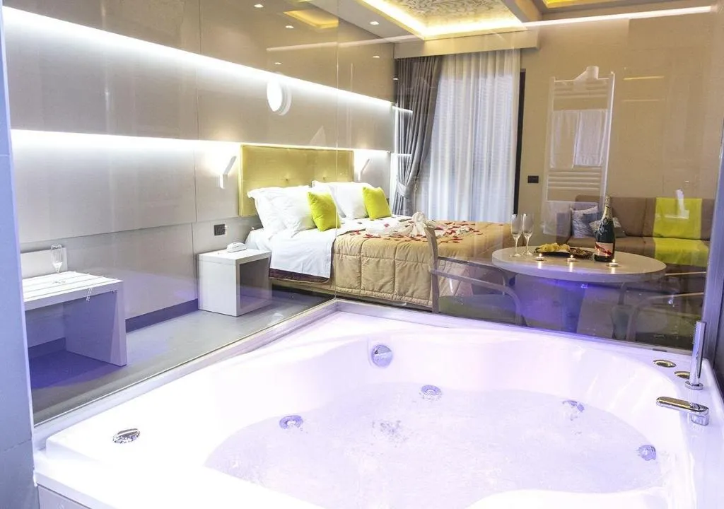 Room, Hotel Miramare, Naples