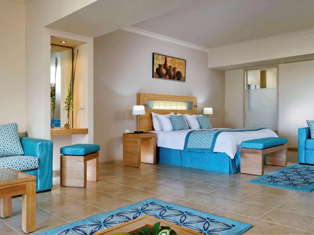 SUITE KING SIZE BED Room, Mövenpick Waterpark Resort & Spa Soma Bay, Red Sea Riviera