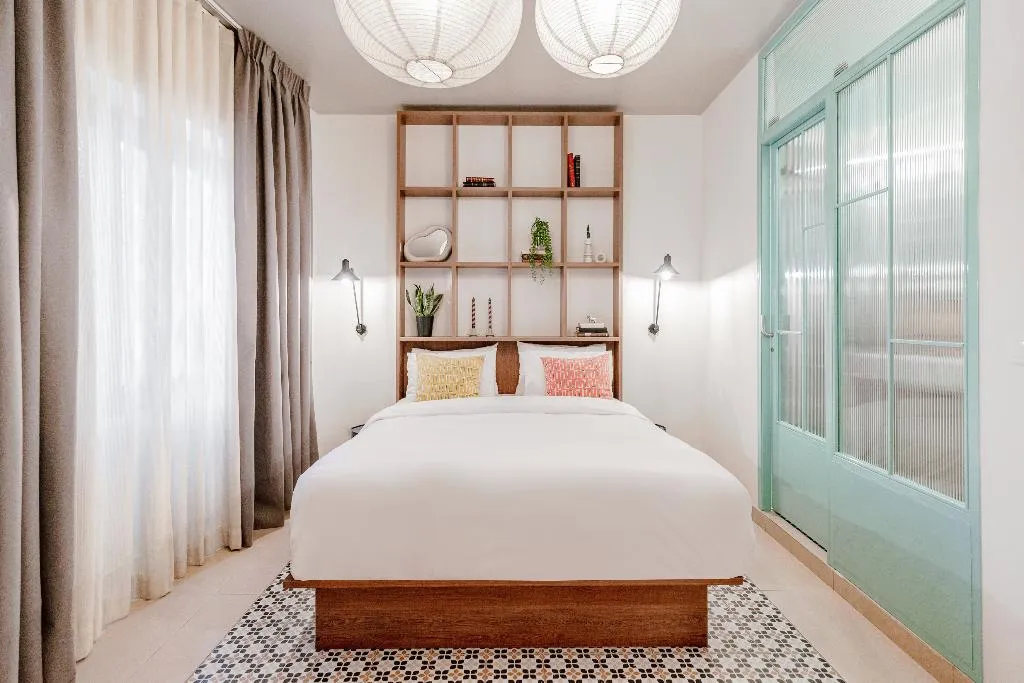 DOUBLE WITH VIEWS Room, Next Door Athens, Athens
