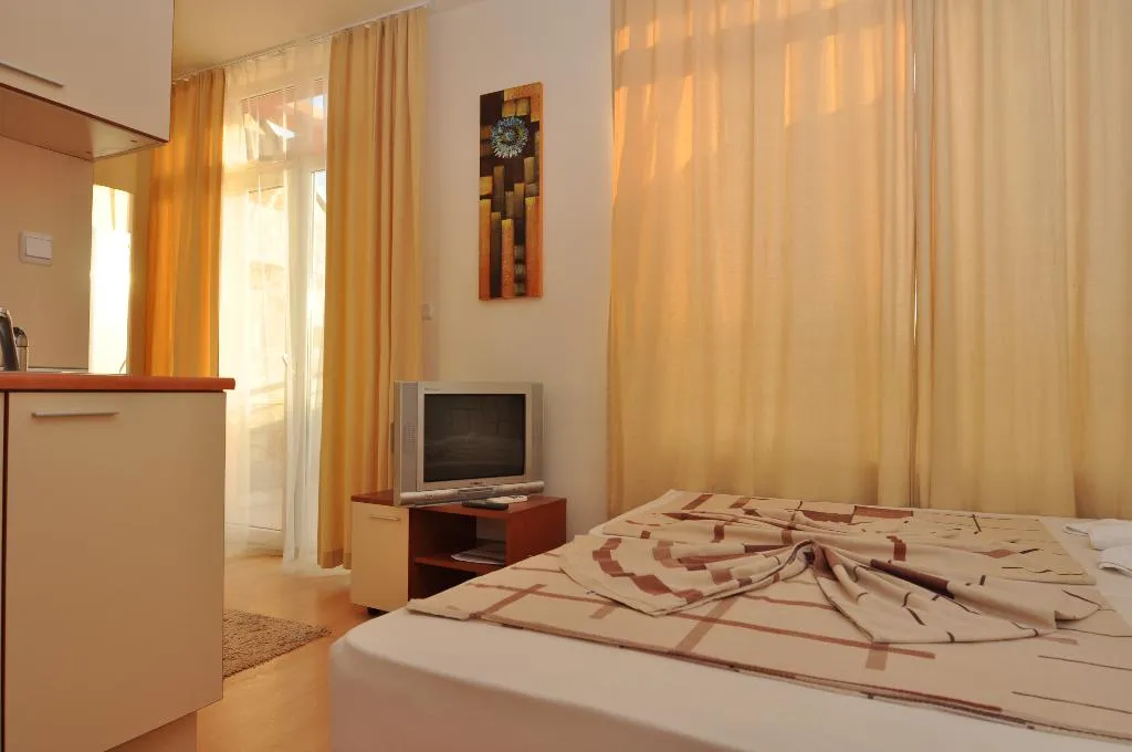 DOUBLE STANDARD Room, Rainbow 2 holiday complex, Bourgas