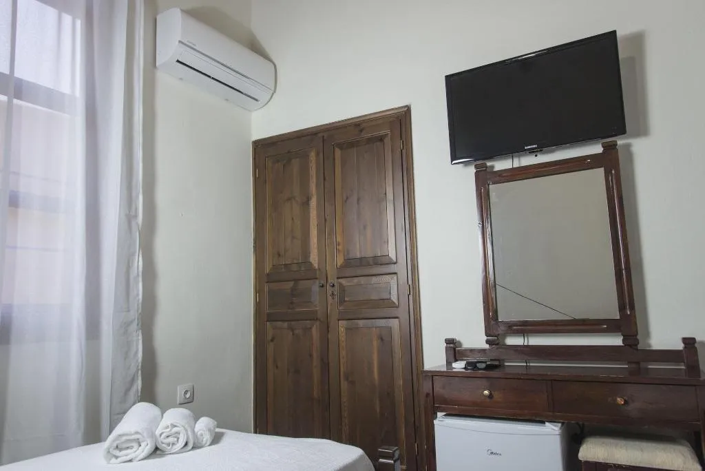 Room, Captain Vasilis Hotel, Crete