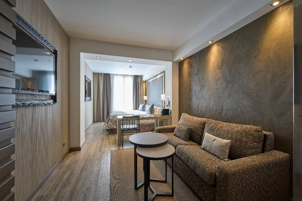 JUNIOR SUITE CAPACITY 1 Room, Catalonia Square, Barcelona