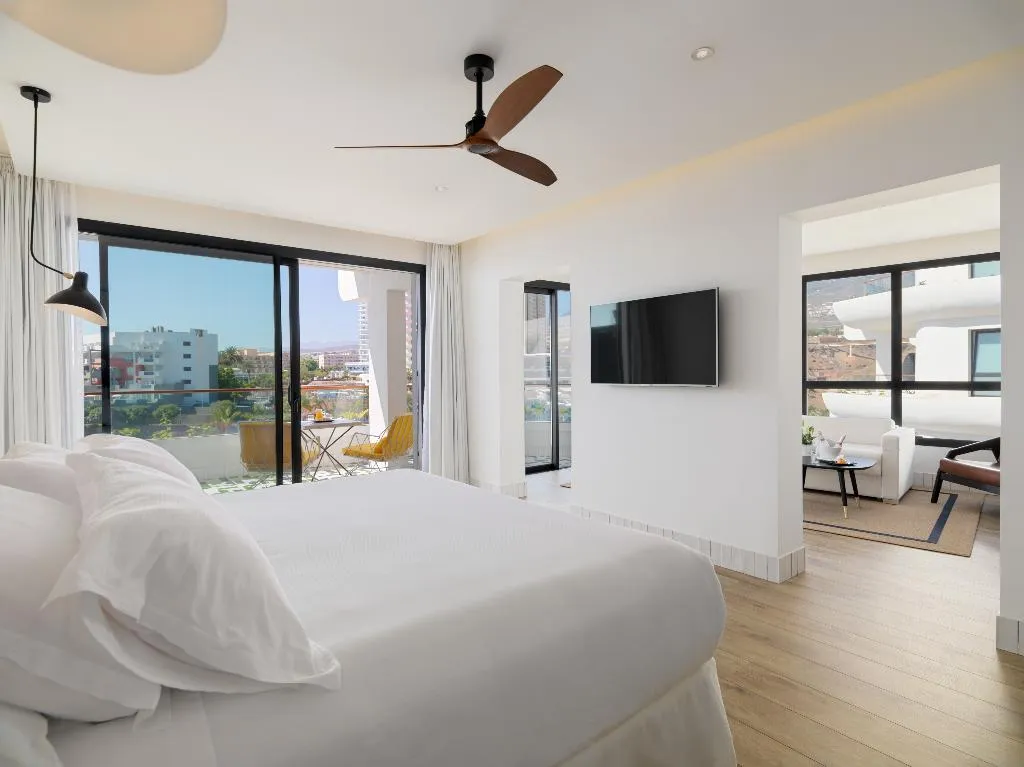 JUNIOR SUITE PREMIUM Room, H10 Atlantic Sunset Horizons Collection, Tenerife