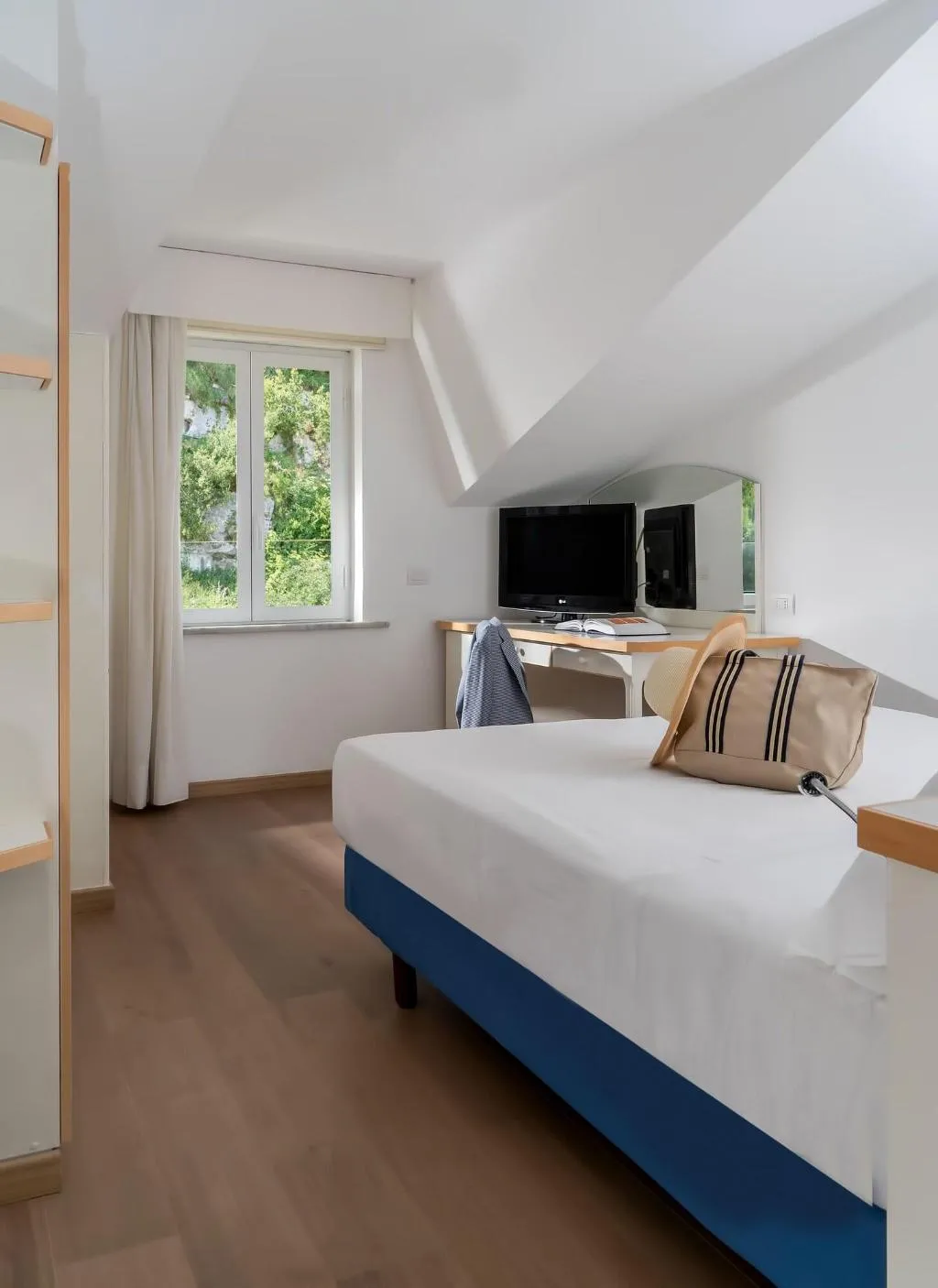 Room, Conca Park, Naples