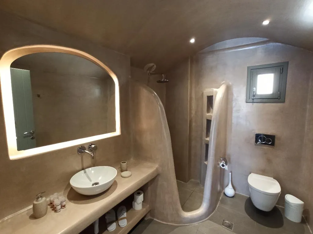 SUITE WITH PRIVATE POOL Room, Amphitrite Suites Santorini, Santorini