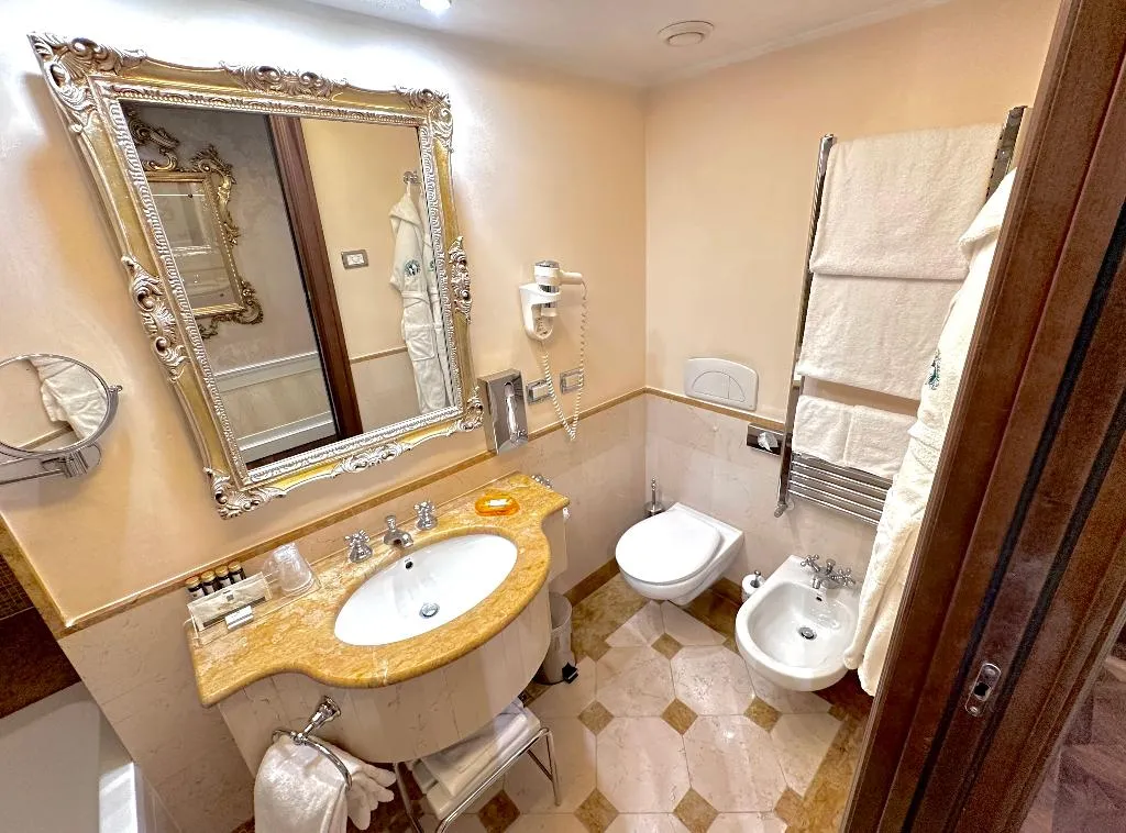 DOUBLE ANNEX Room, Canal Grande, Venice