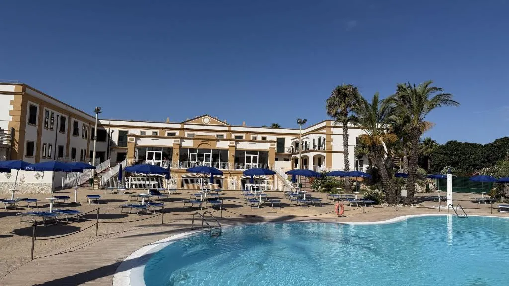 Pool, Delfino Beach Hotel CDS Hotels, Palermo