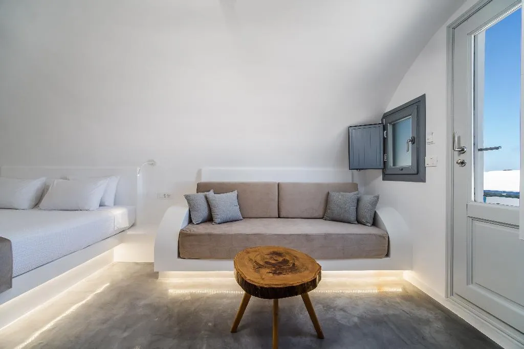 SUITE WITH VIEWS Room, Serenita Luxury Suites, Santorini