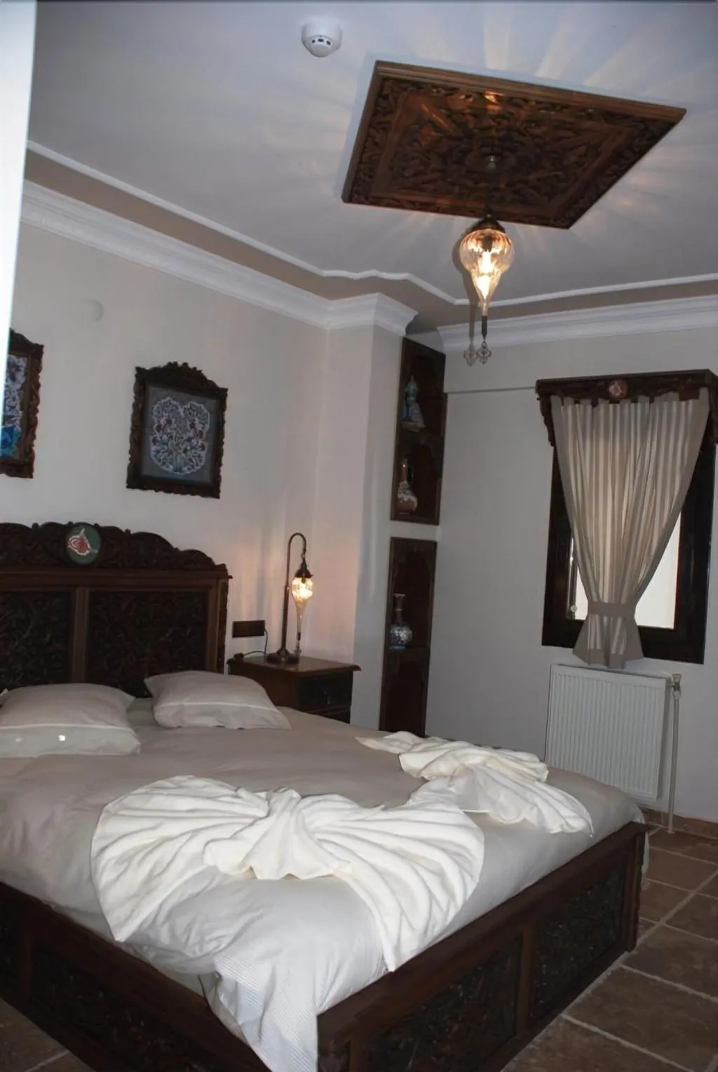 Room, Nilya, Izmir