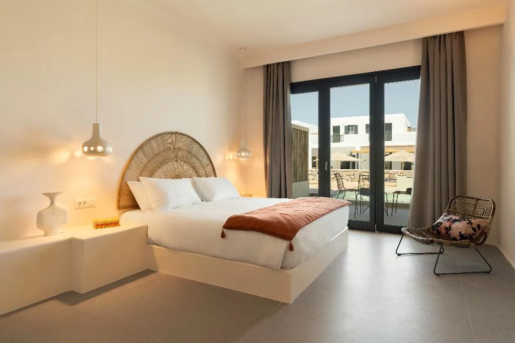 SUITE WITH PRIVATE POOL Room, Koukoumi Vegan Boutique Hotel, Mykonos