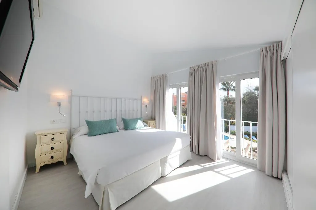 VILLA STANDARD Room, La Pérgola, Majorca