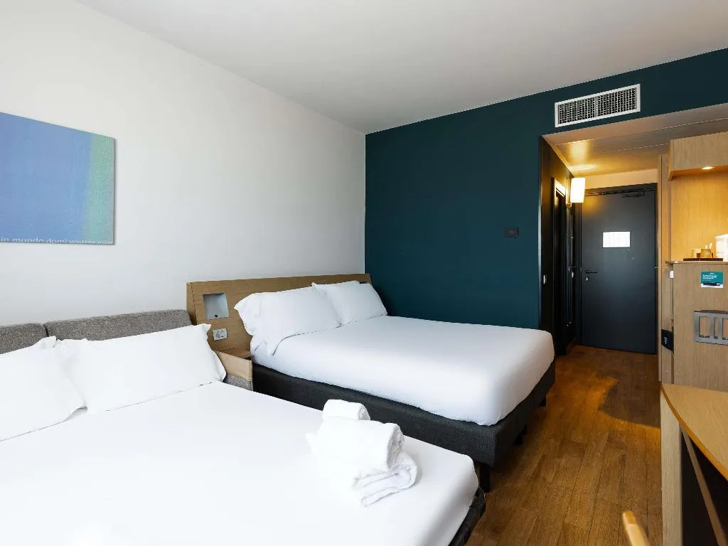 FAMILY ROOM STANDARD Room, Novotel Caserta Sud, Naples