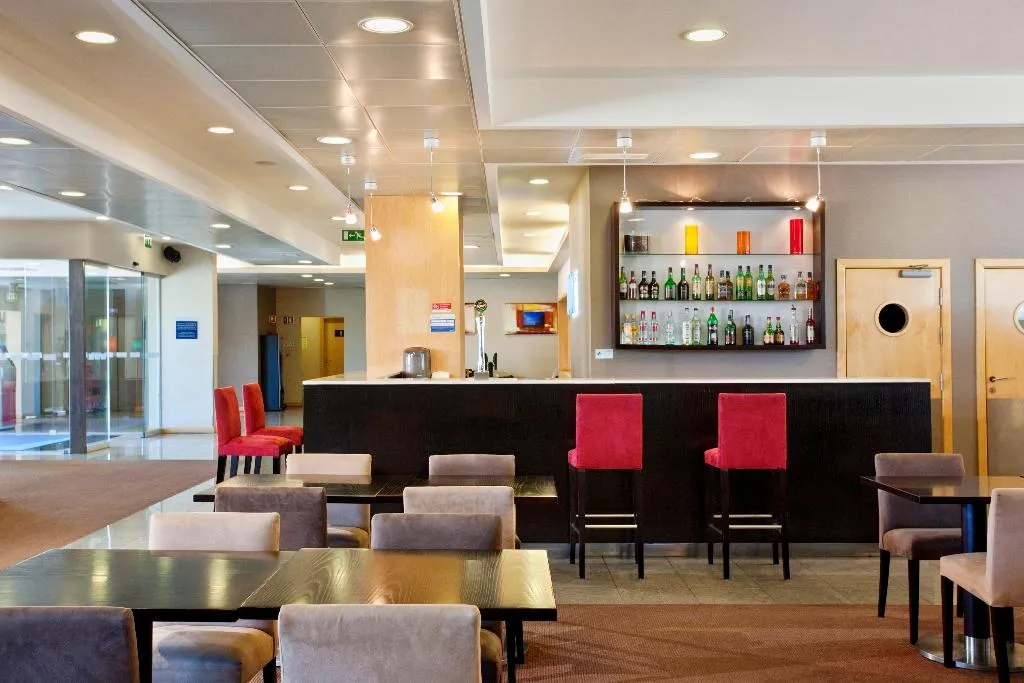 Bar, Holiday Inn Express Lisbon-Oeiras, Lisbon