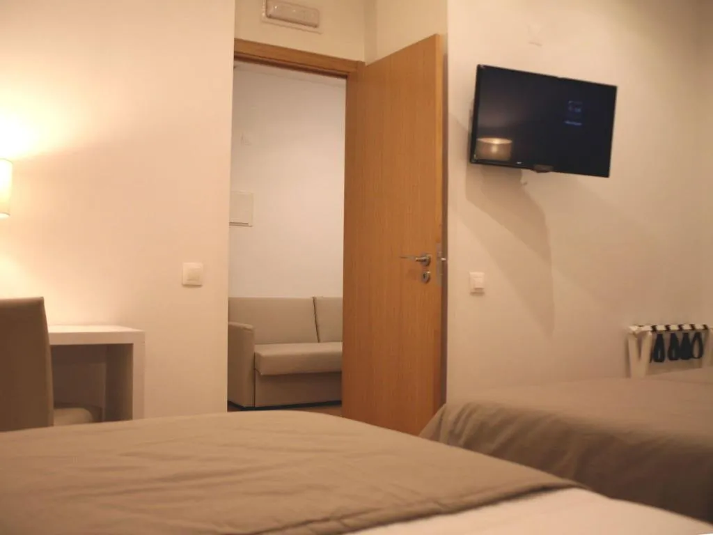 APARTMENT THREE BEDS Room, Lisbon Style Guesthouse, Lisbon