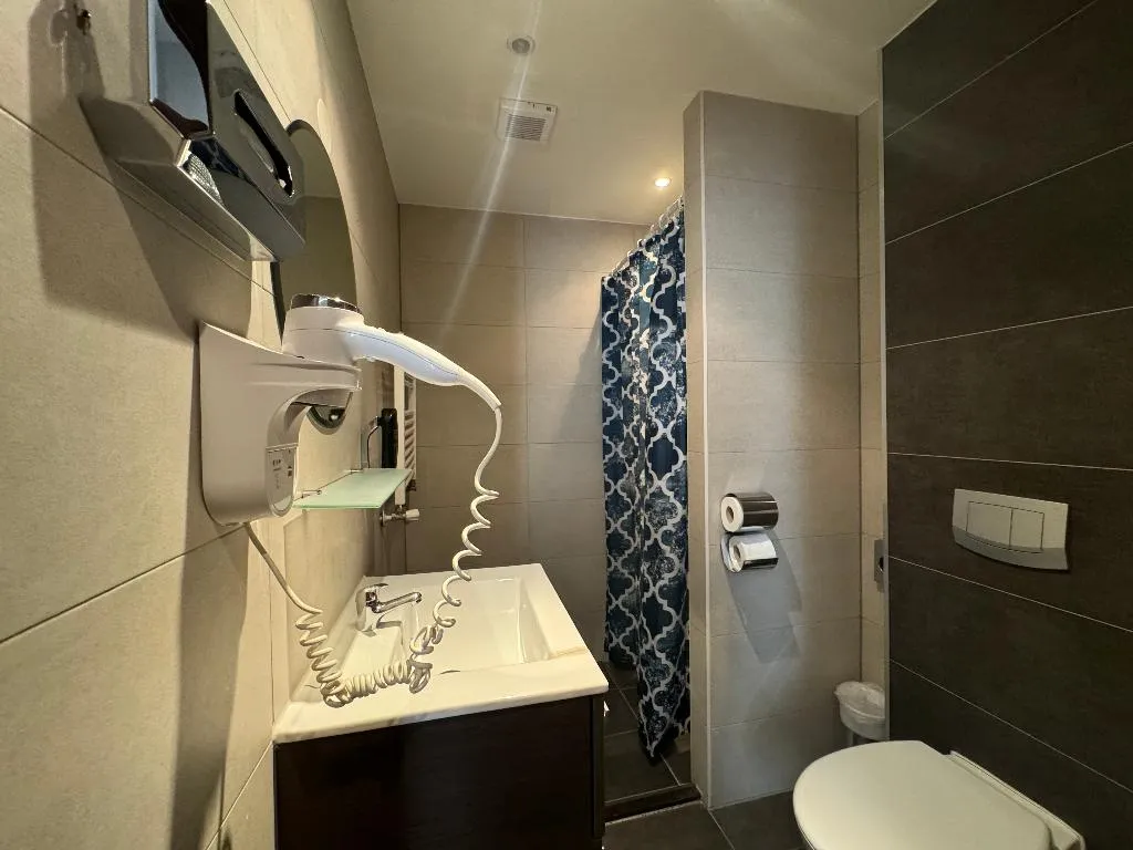 DOUBLE STANDARD Room, Hotel La Belle Vue, Amsterdam